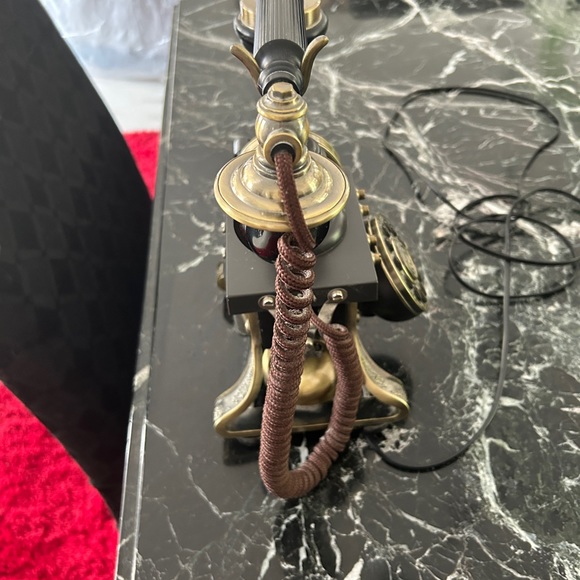 Vintage Eiffel Tower style landline phone by Paramount Collection Classic Series - Picture 4 of 5